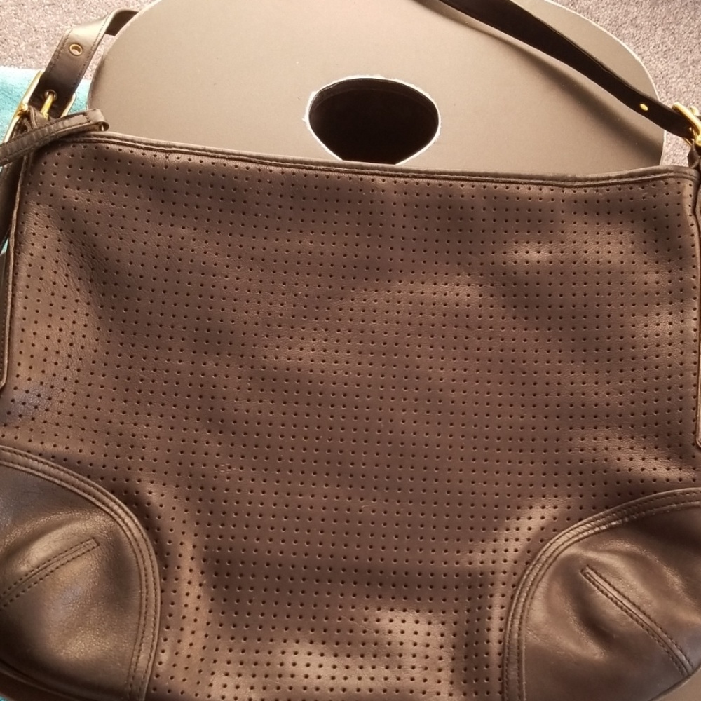 Vintage 100 percent authentic Coach bag. - Picture 2 of 7